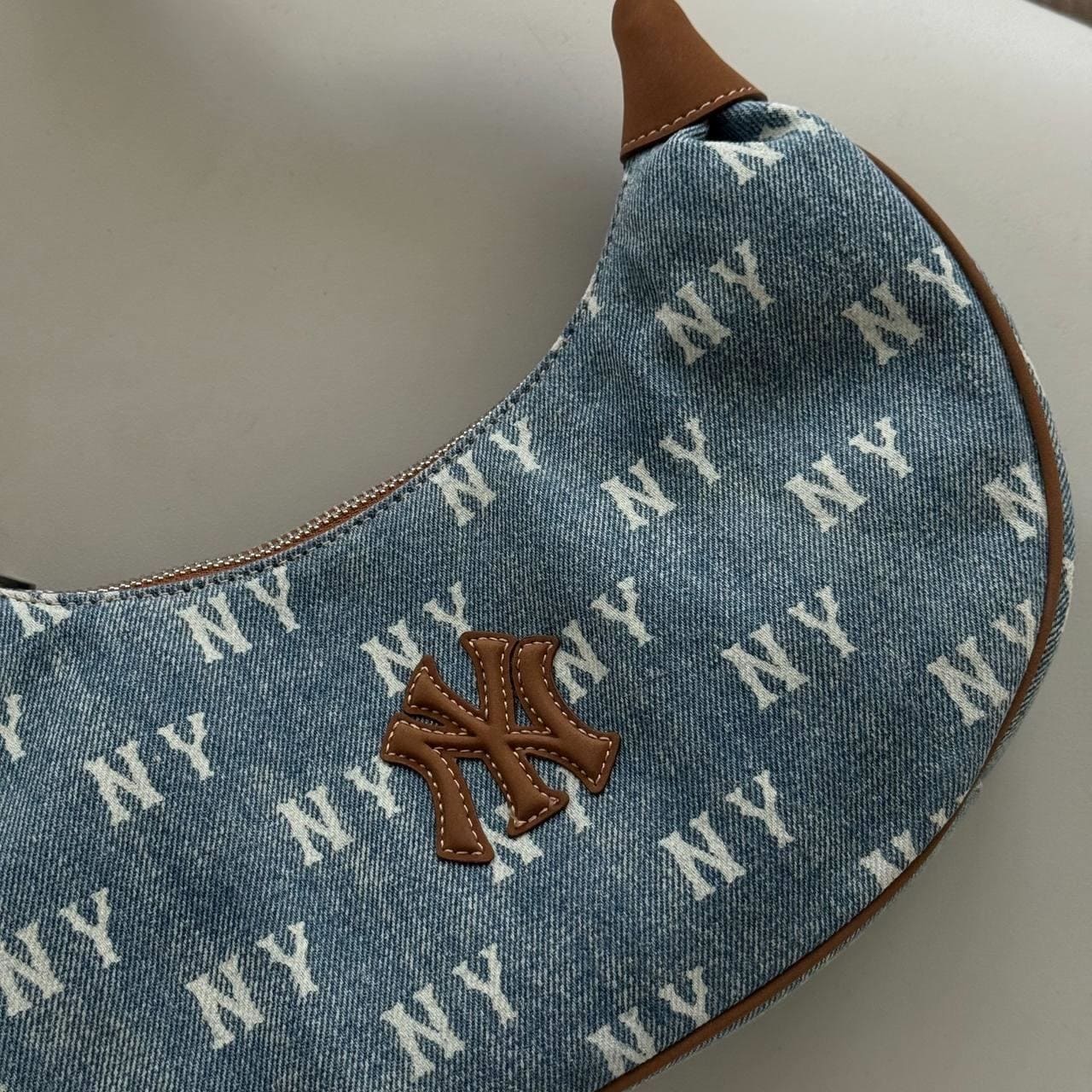 Túi MLB Classic Monogram Vintage Denim Hobo Bag New York Yankees Blue 3ABQMV55N-50BLL 3