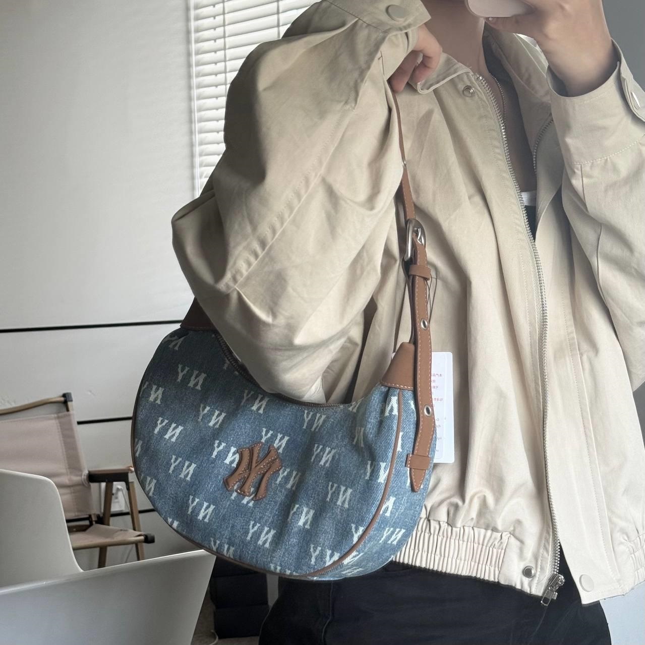 Túi MLB Classic Monogram Vintage Denim Hobo Bag New York Yankees Blue 3ABQMV55N-50BLL 7
