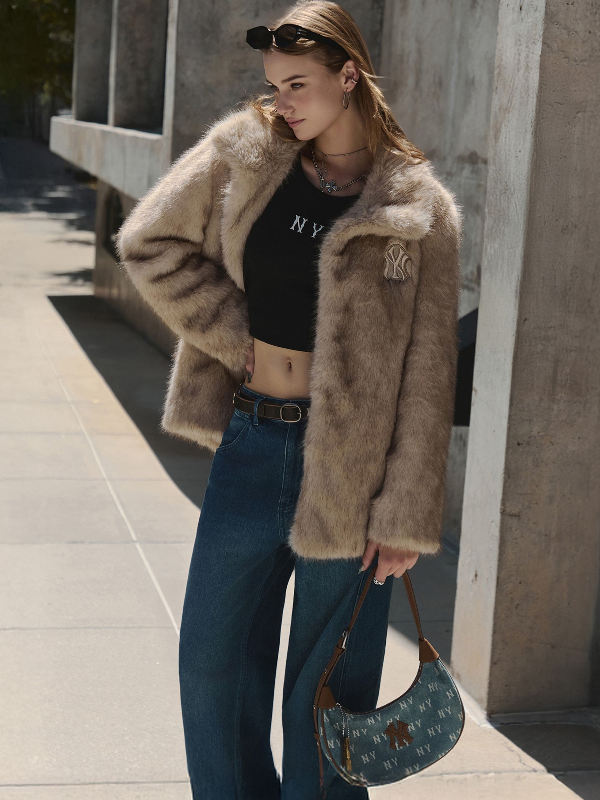 Túi MLB Classic Monogram Vintage Denim Hobo Bag New York Yankees Blue 3ABQMV55N-50BLL 13