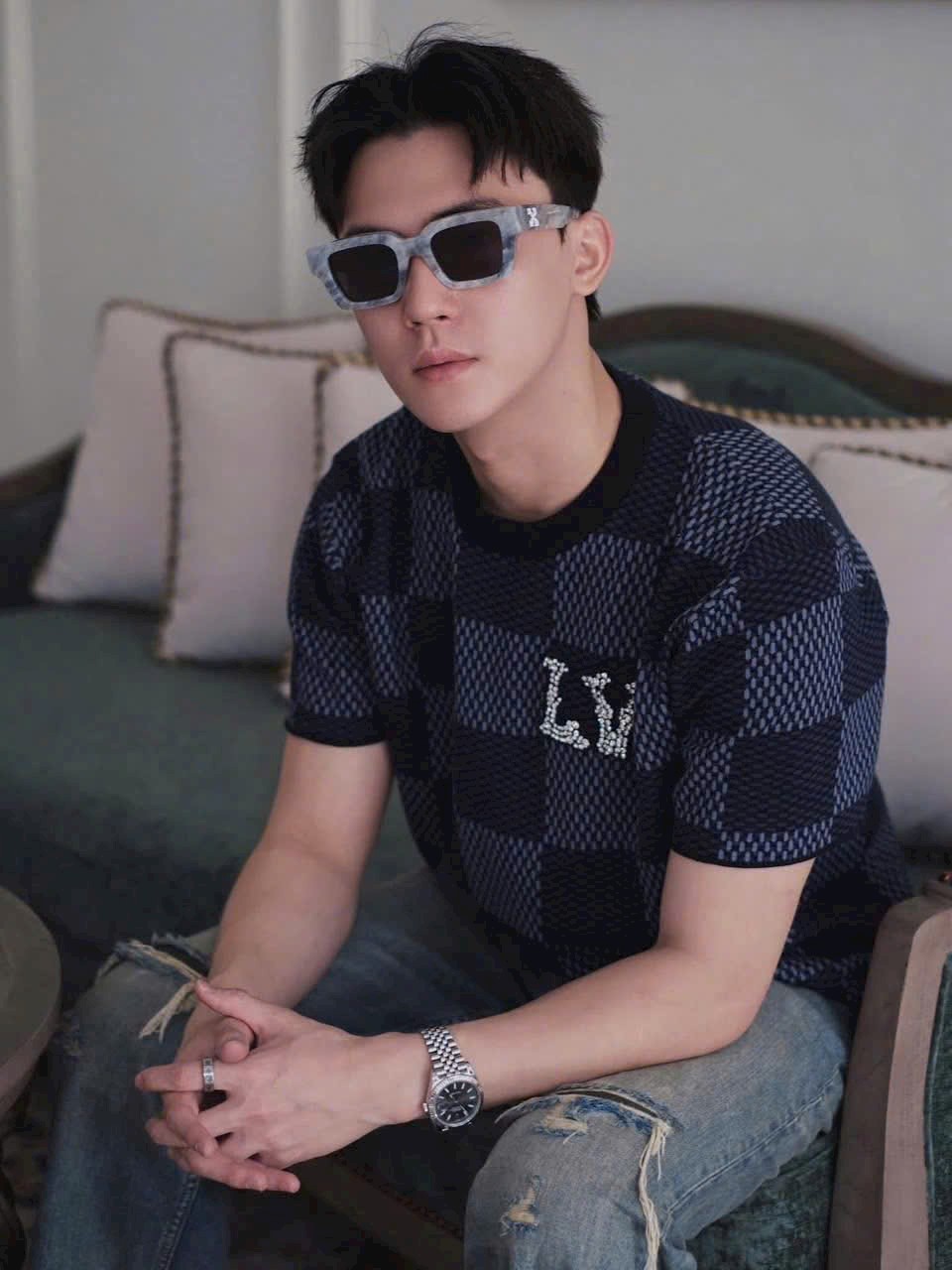 Áo thun LV Louis Vuitton Damier Short Sleeved Crewneck With LV Crystal Patch 1AGHTG 8