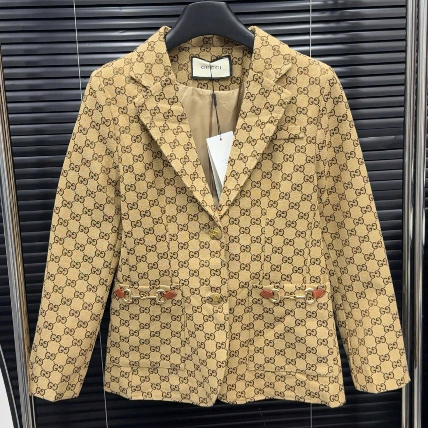Áo khoác vest nữ màu vàng Gucci 9