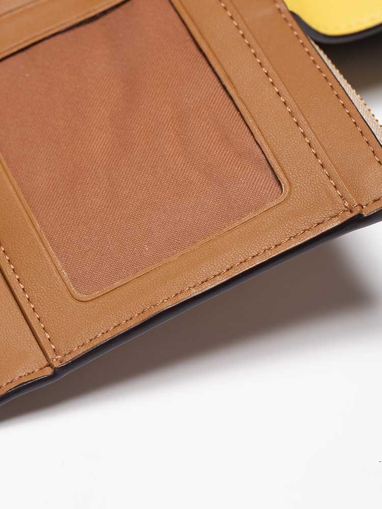 Ví điện thoại Coach Phone Wallet In Signature Canvas With Dreamy Veggie Print C8751 3