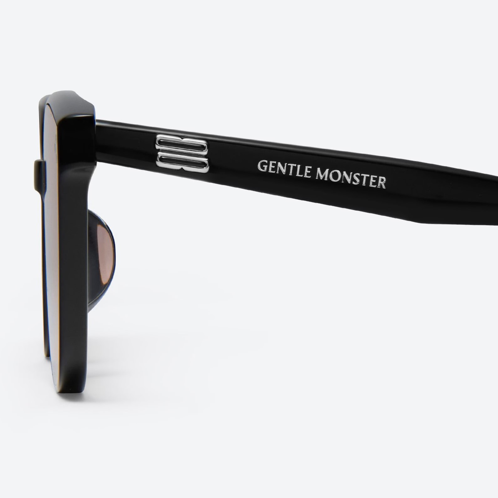 Mắt kính mát Gentle Monster By 01 (OR) Orange Lenses Black Acetate Frame 1