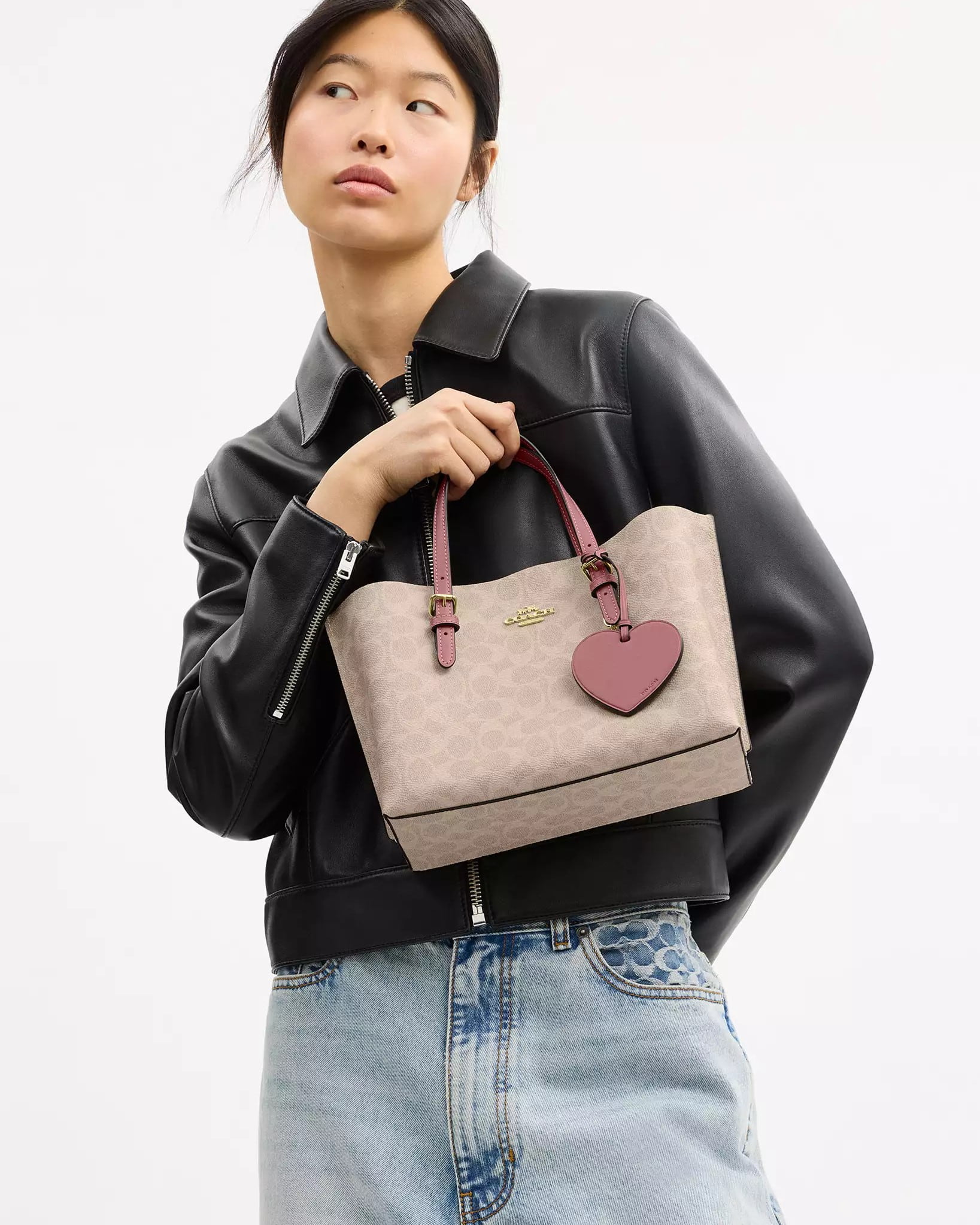 Túi Coach Mollie Tote Bag 25 In Signature Canvas With Heart Charm Sand Peony CDF03 9