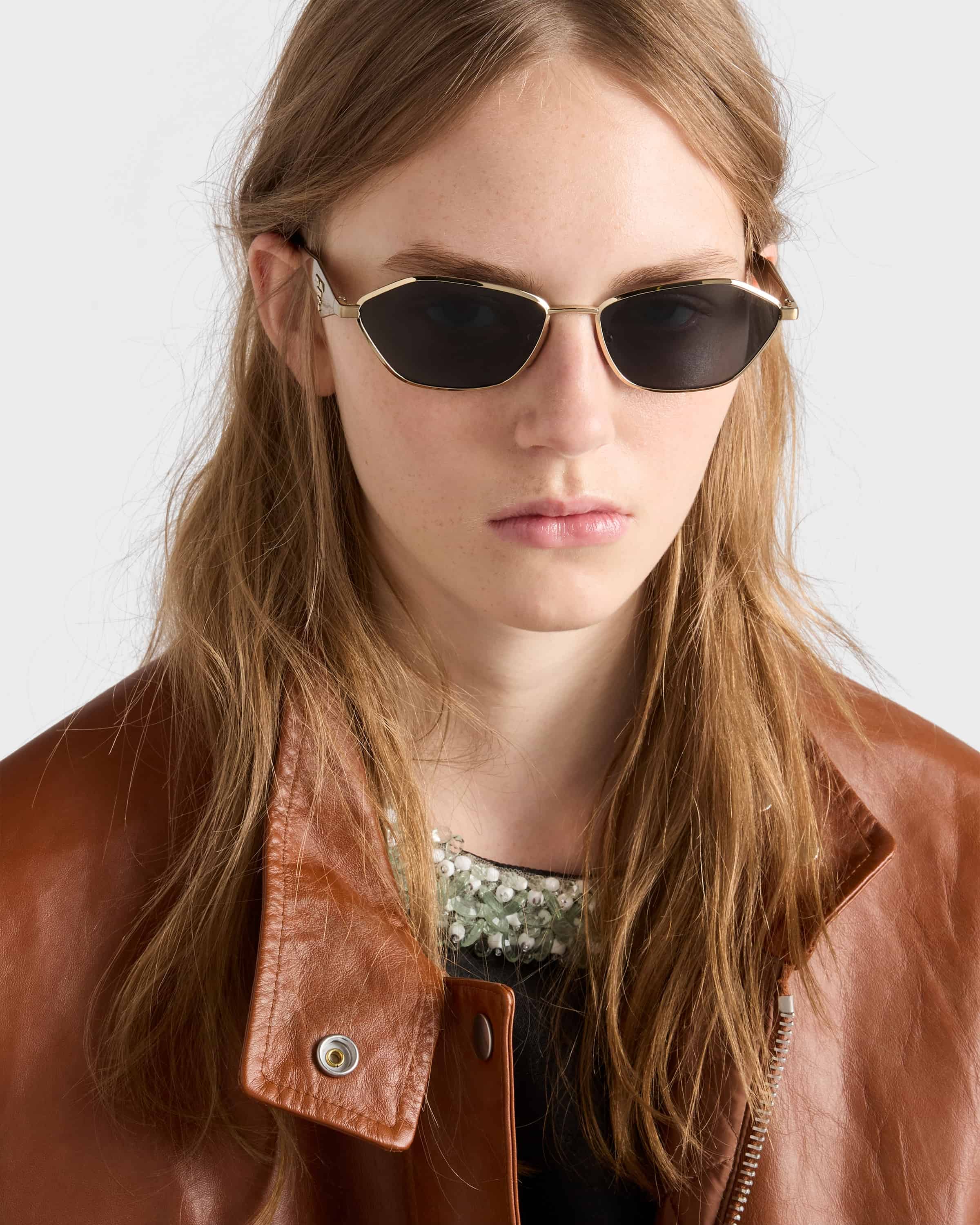 Kính Prada Eyewear Sunglasses With Geometric Frames SPRD50 9