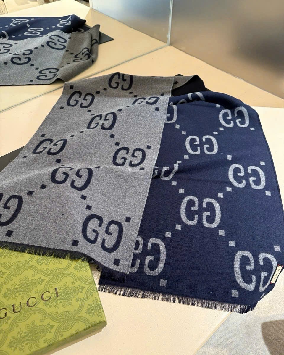 Khăn Choàng Gucci Jacquard Wool Silk Scarf Light Grey and Dark Blue GG 3