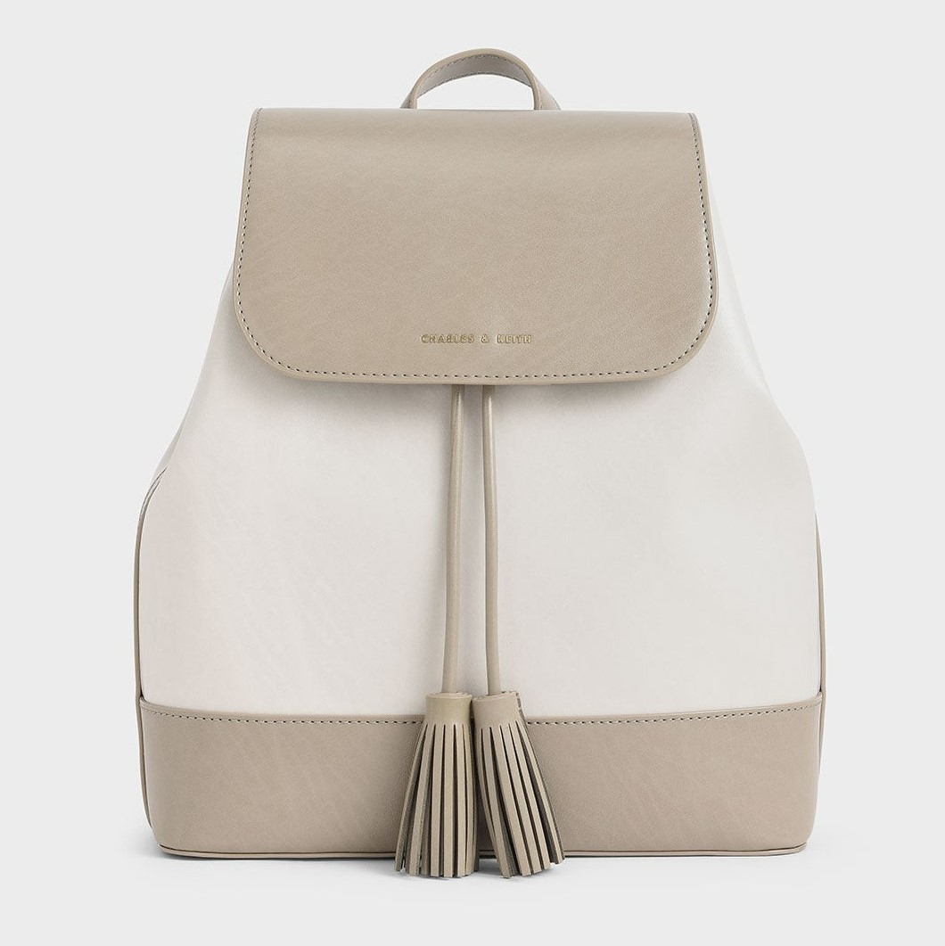 BALO CHARLES & KEITH GENEVIEVE TWO-TONE TEXTURED TASSEL BACKPACK | BALO CNK NẤP GẬP 8