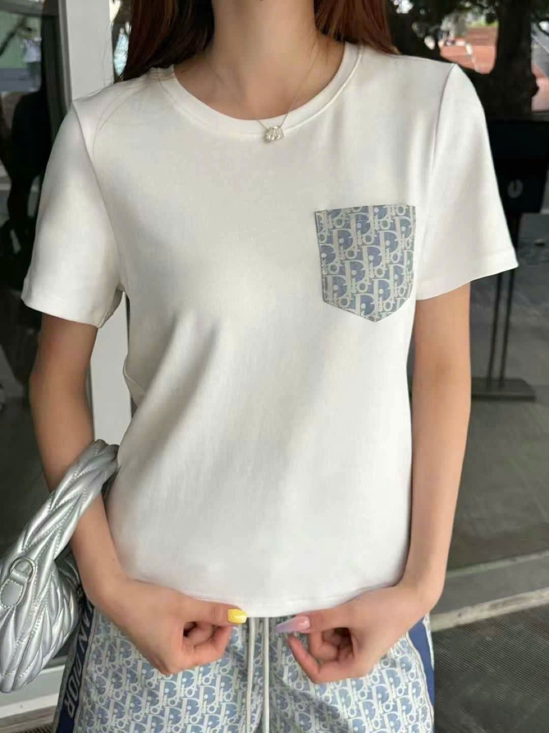 Set áo thun quần short trắng phối xanh dương Dior 2