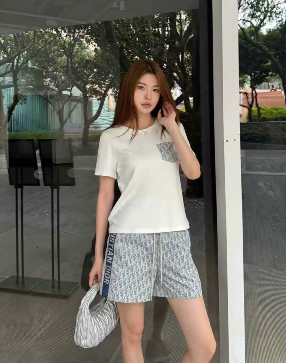 Set áo thun quần short trắng phối xanh dương Dior 8