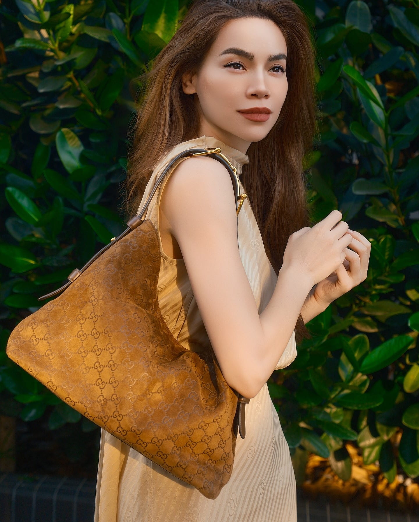 Túi đeo vai Gucci Beatrix Large Tote Bag Brown Suede 7