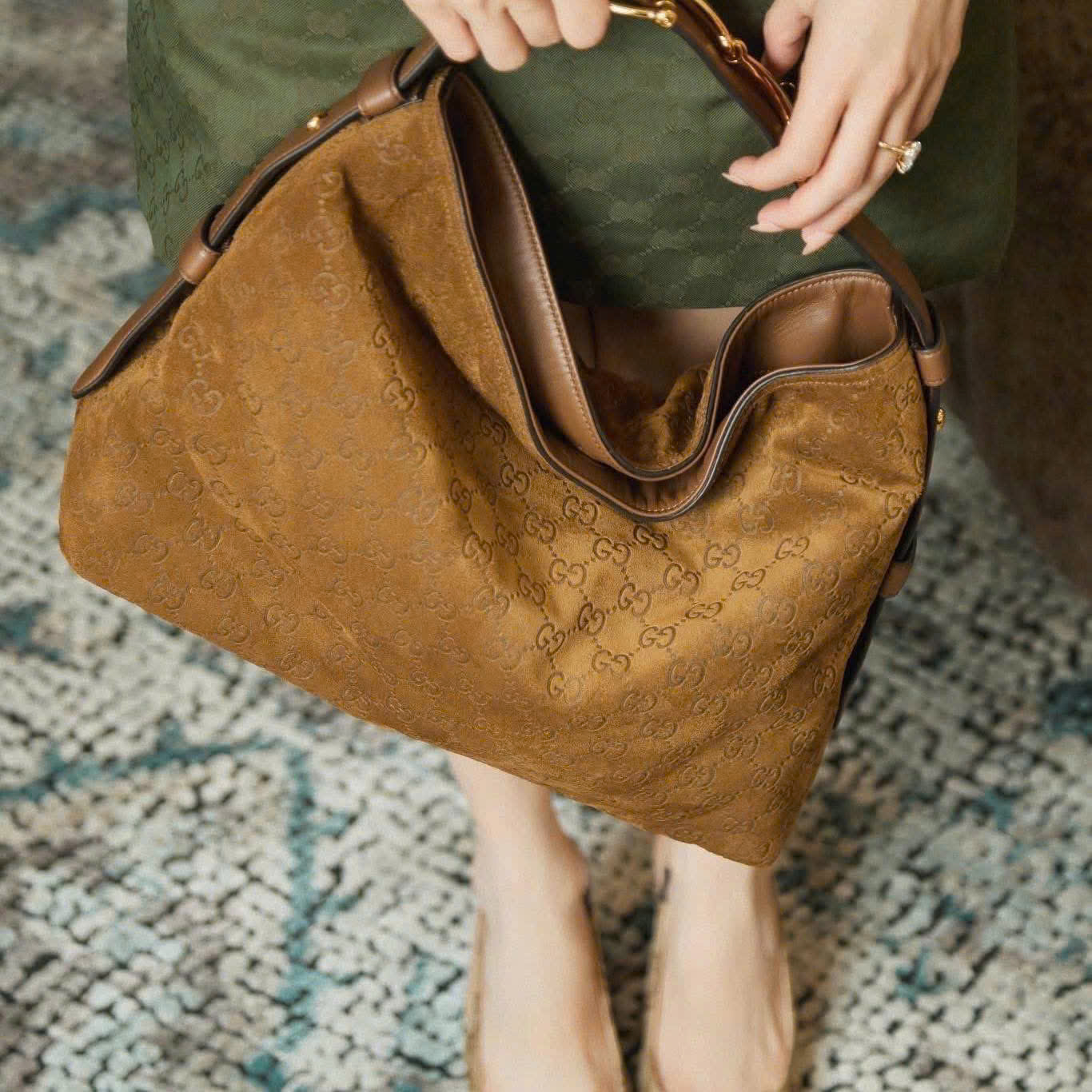 Túi đeo vai Gucci Beatrix Large Tote Bag Brown Suede 12