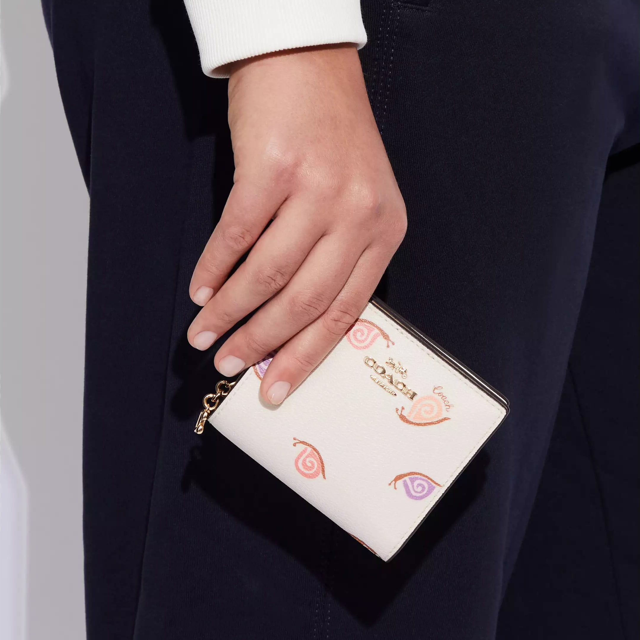 Ví Coach Snap Wallet with Snail Print C9913 3