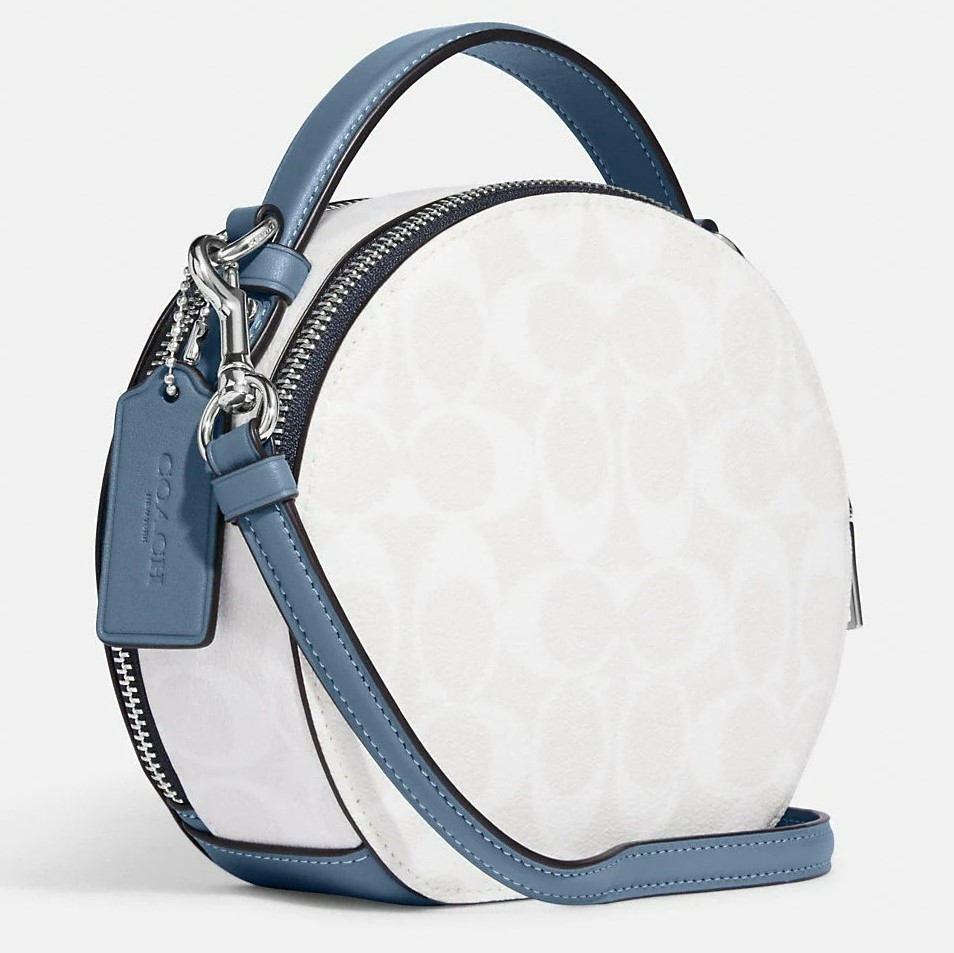Túi xách dáng tròn Coach Canteen Crossbody In Signature Canvas With Varsity Motif Túi xách dáng tròn Coach Canteen Crossbody In Signature Canvas With Varsity Motif