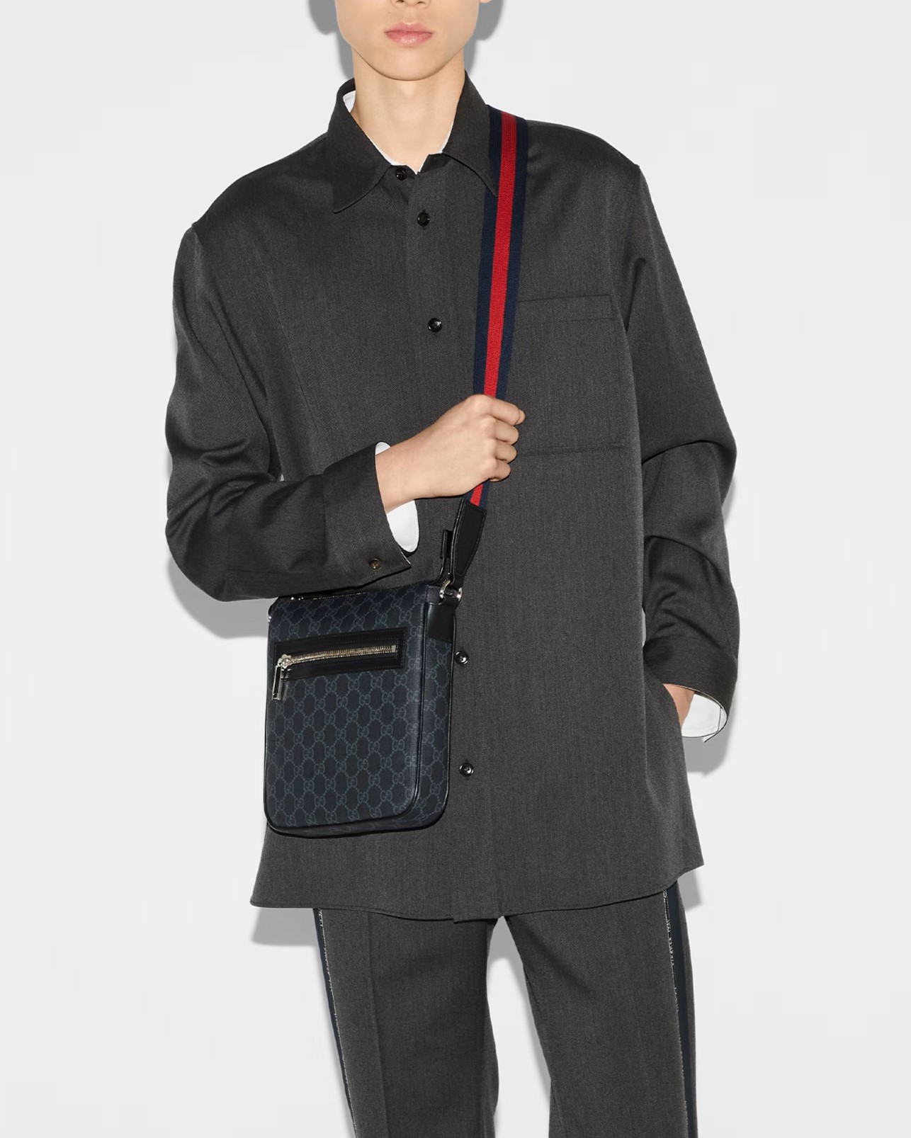 Túi Gucci GG Black Small Messenger Bag Black GG Supreme 5