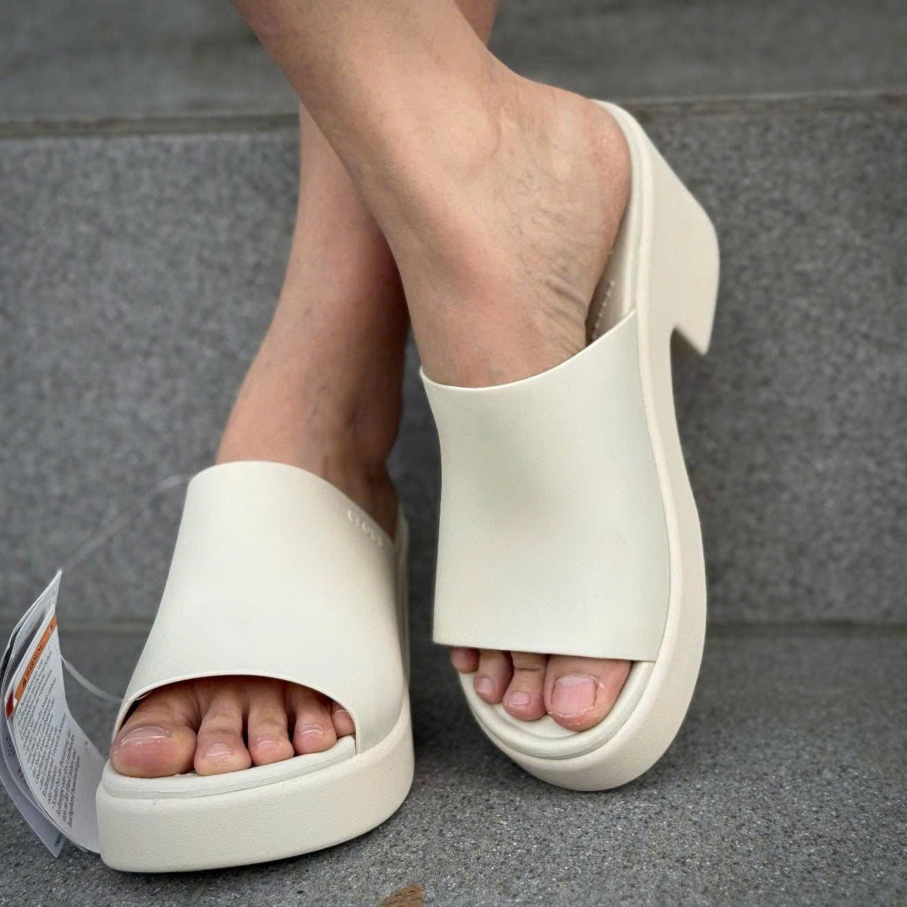 Dép Cao Gót Nữ Crocs Sandal Women Brooklyn Frocsted Slide Heel Bone 6