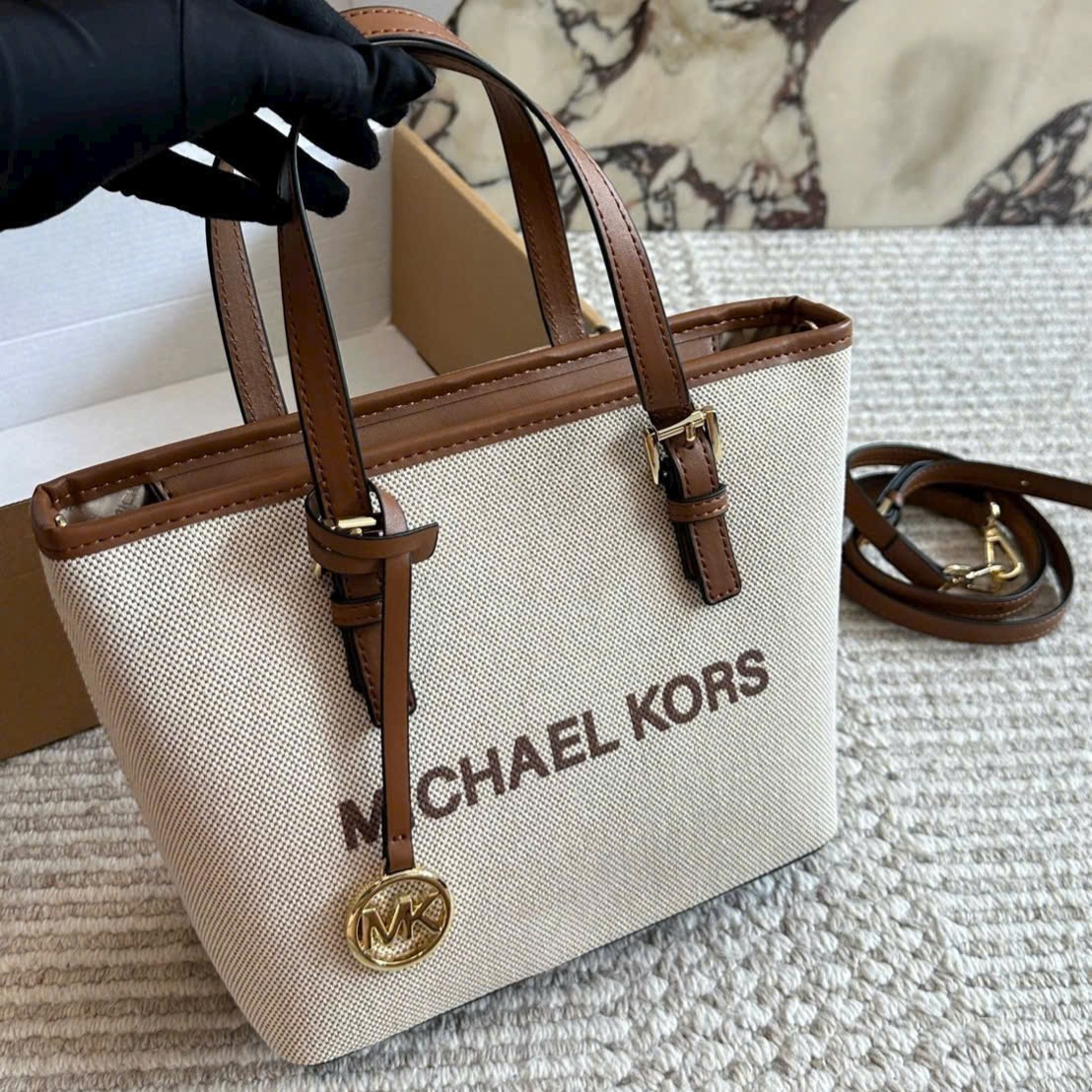 Túi Michael Kors Mini tout-bag Jet Set Travel from the canvas Brown 3