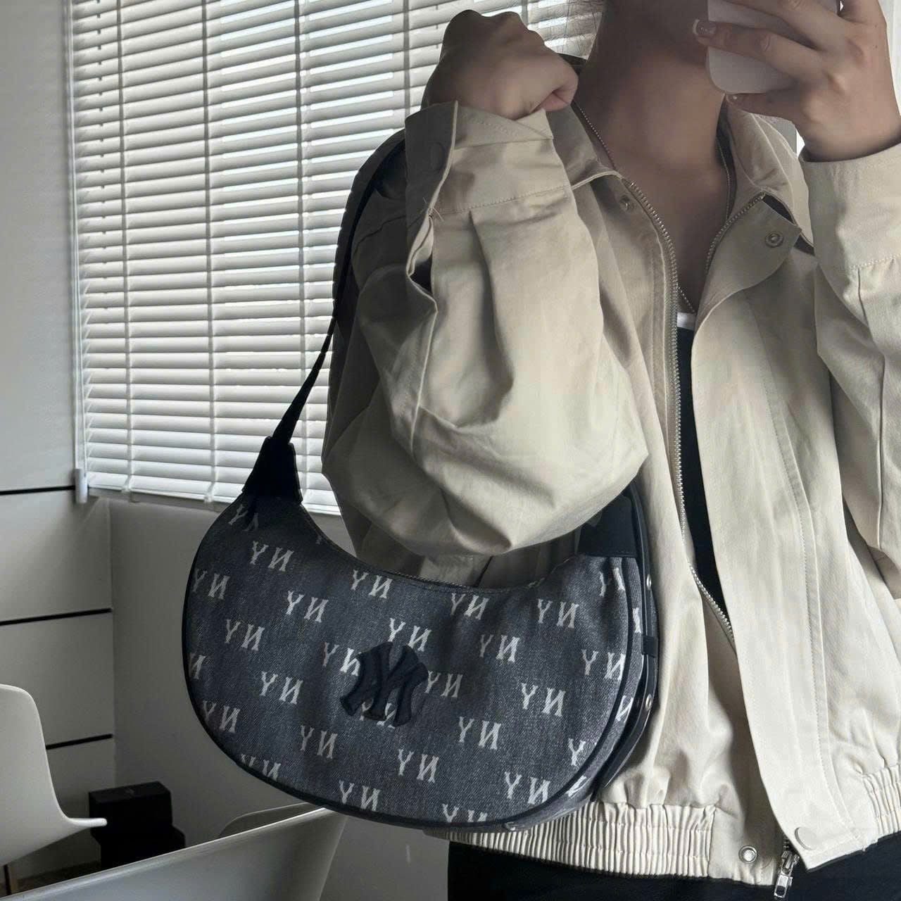 Túi kẹp nách MLB Classic Monogram Vintage Denim Hobo Bag New York Yankees Grey 3ABQMV55N-50CGS 2