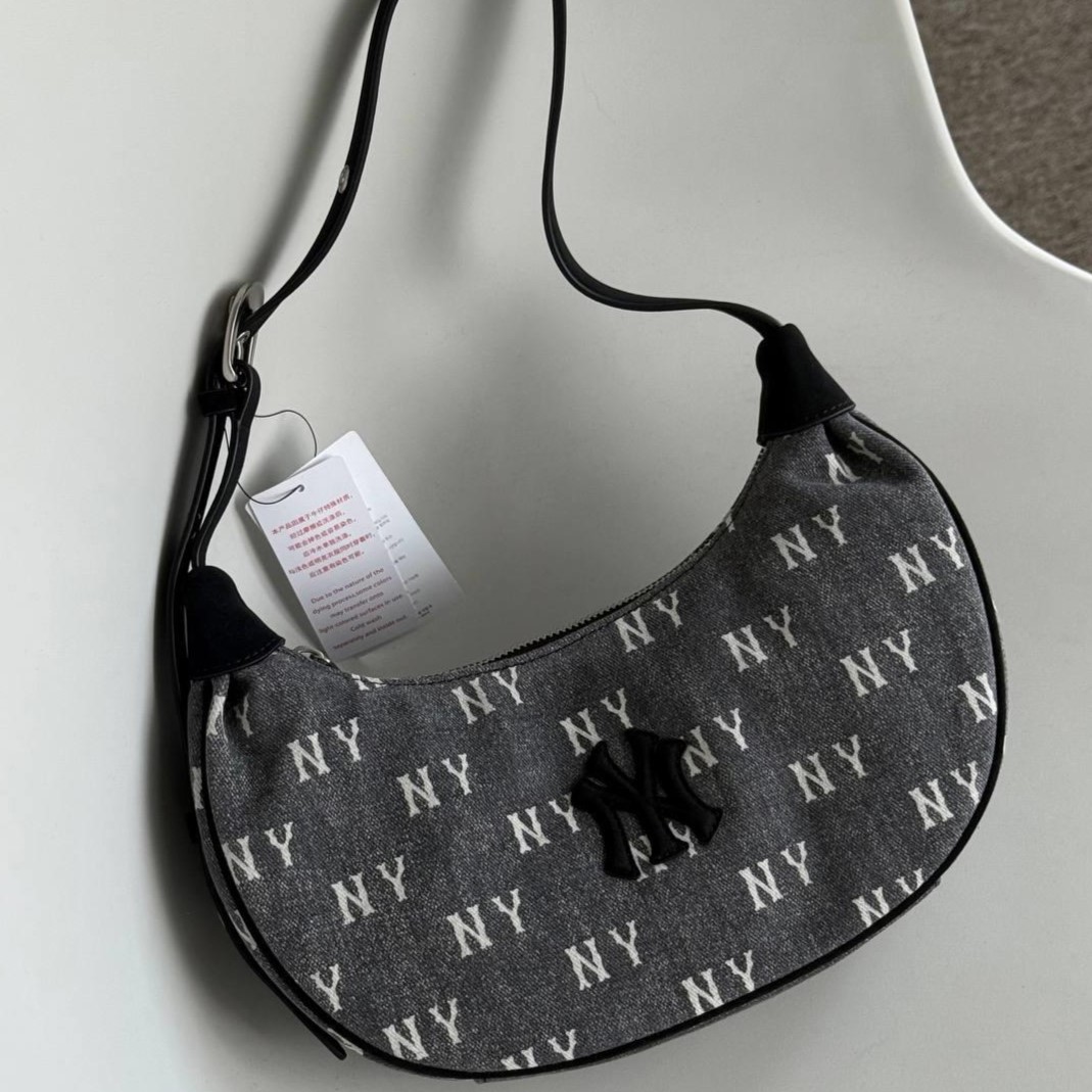 Túi kẹp nách MLB Classic Monogram Vintage Denim Hobo Bag New York Yankees Grey 3ABQMV55N-50CGS 3