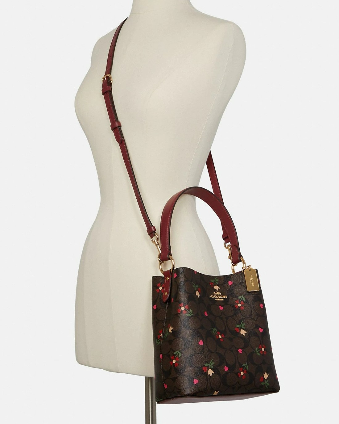 TÚI XÁCH NỮ COACH SMALL TOWN BUCKET BAG IN BROWN MULTI SIGNATURE CANVAS WITH HEART PETAL PRINT 4