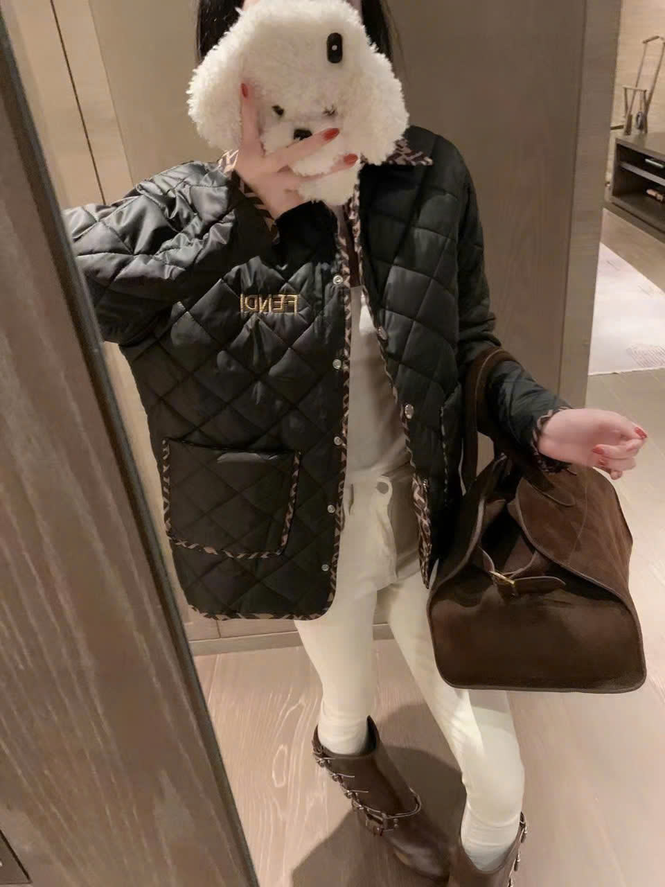 Áo phao Fendi nữ hai mặt nâu và đen 5
