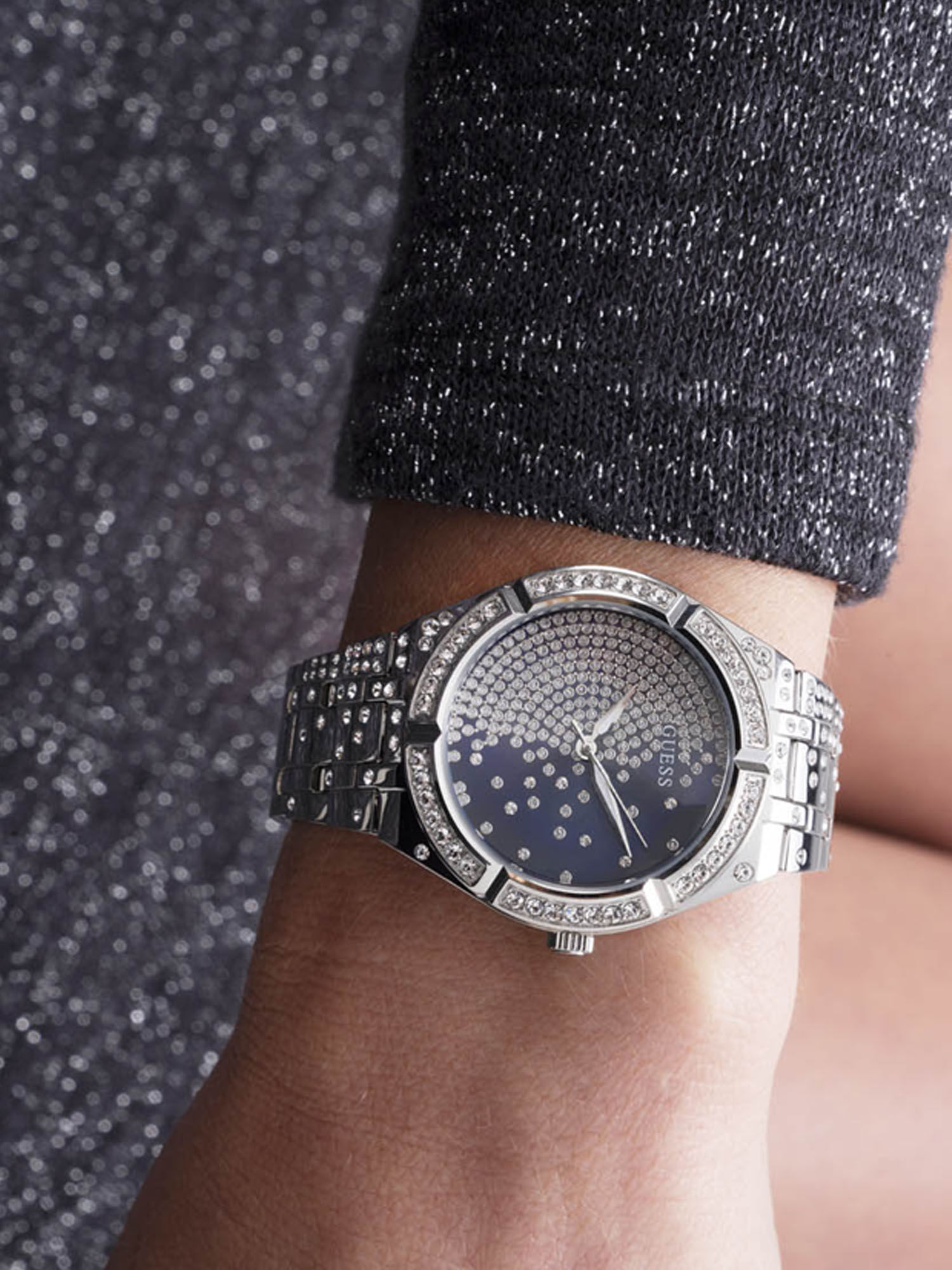 Đồng hồ Guess Women Embellished Dial Bracelet Style Straps Analogue Watch GW0312L1 3