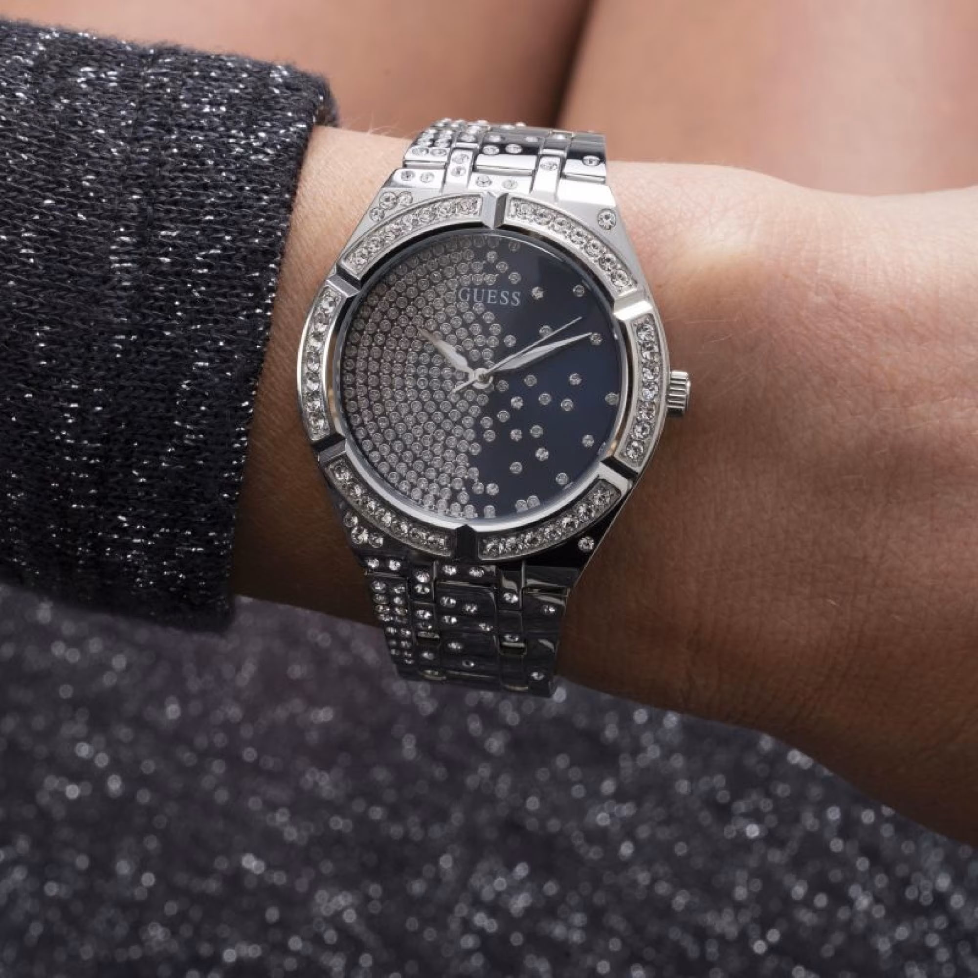 Đồng hồ Guess Women Embellished Dial Bracelet Style Straps Analogue Watch GW0312L1 4