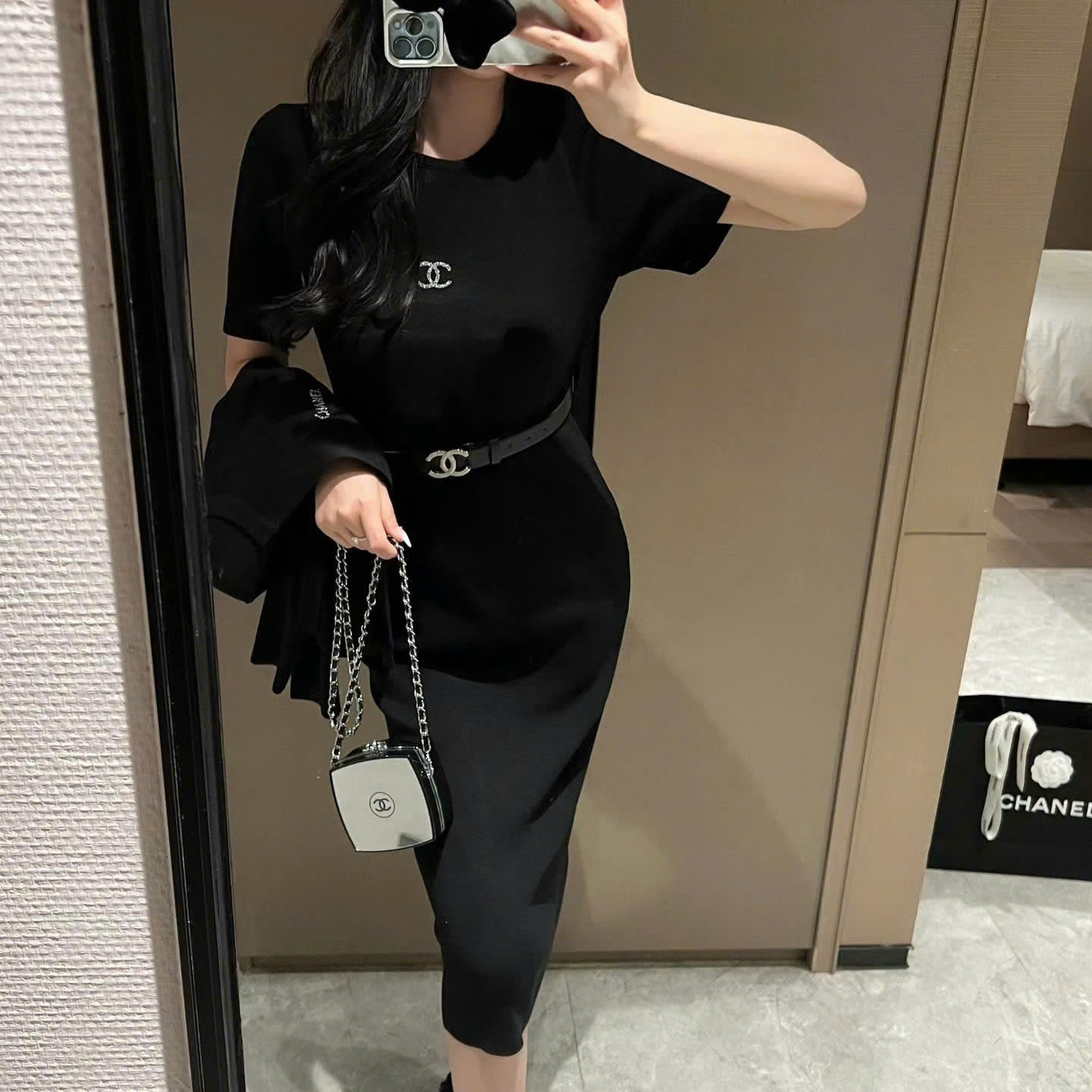 Set áo khoác đầm dài đen nữ Chanel 6