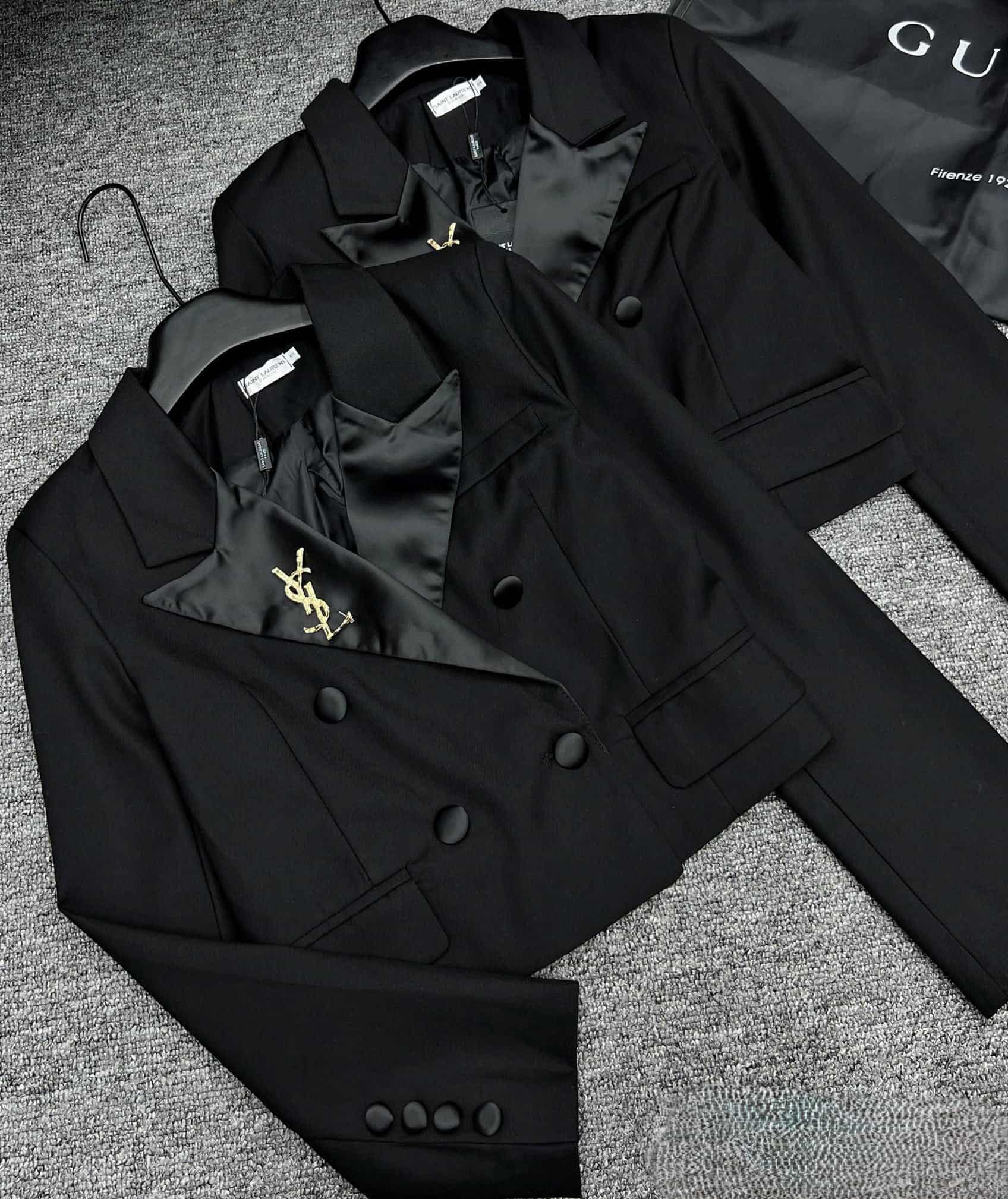 Áo khoác phom ngắn tay dài đen YSL 5