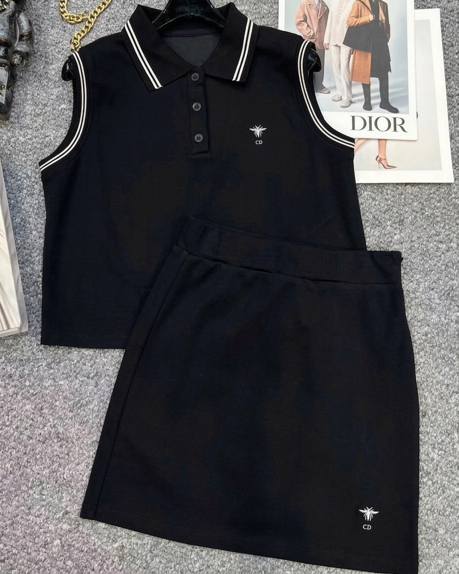 Set áo sát nách váy ôm ngắn thun trắng và đen Dior 2