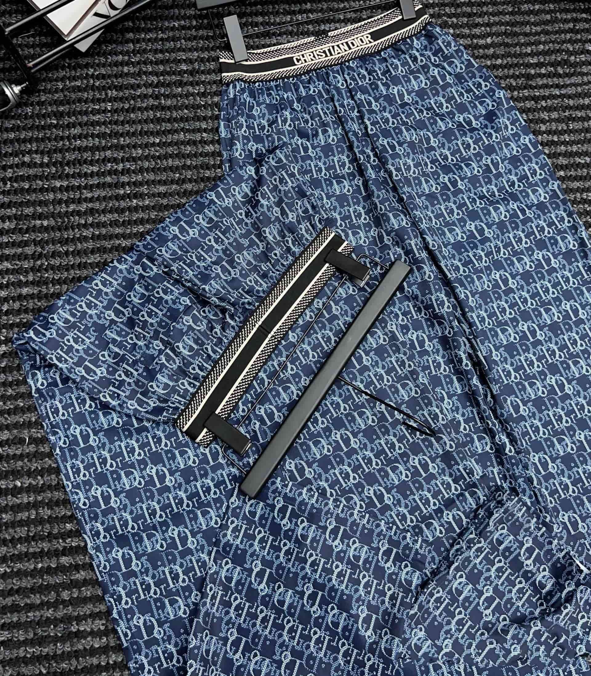 Quần dài suông nữ lưng thun Dior 4