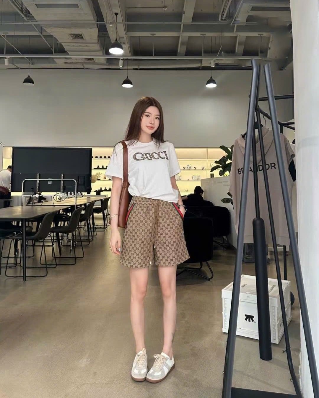 Set nữ áo thun trắng quần short Gucci 15