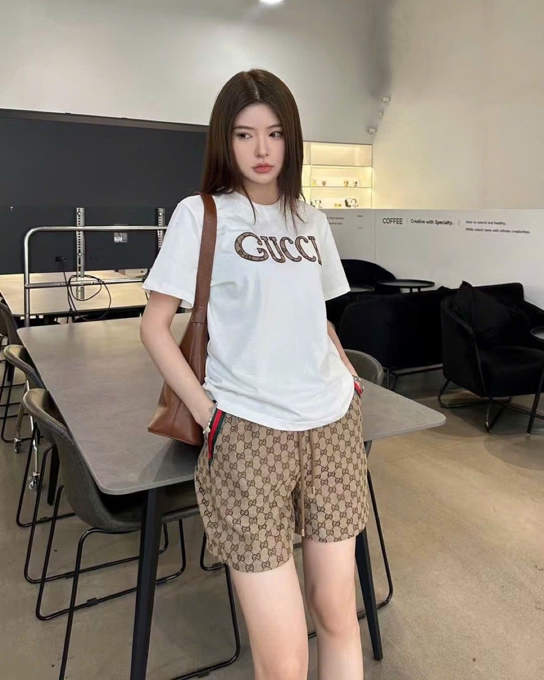 Set nữ áo thun trắng quần short Gucci 17