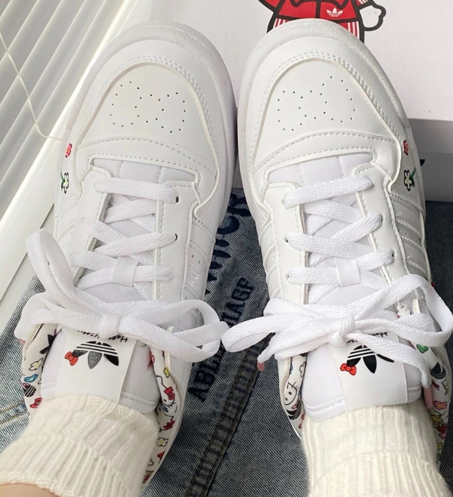 Giày Adidas x Hello Kitty Forum Low Cloud White Core Black IG030 10