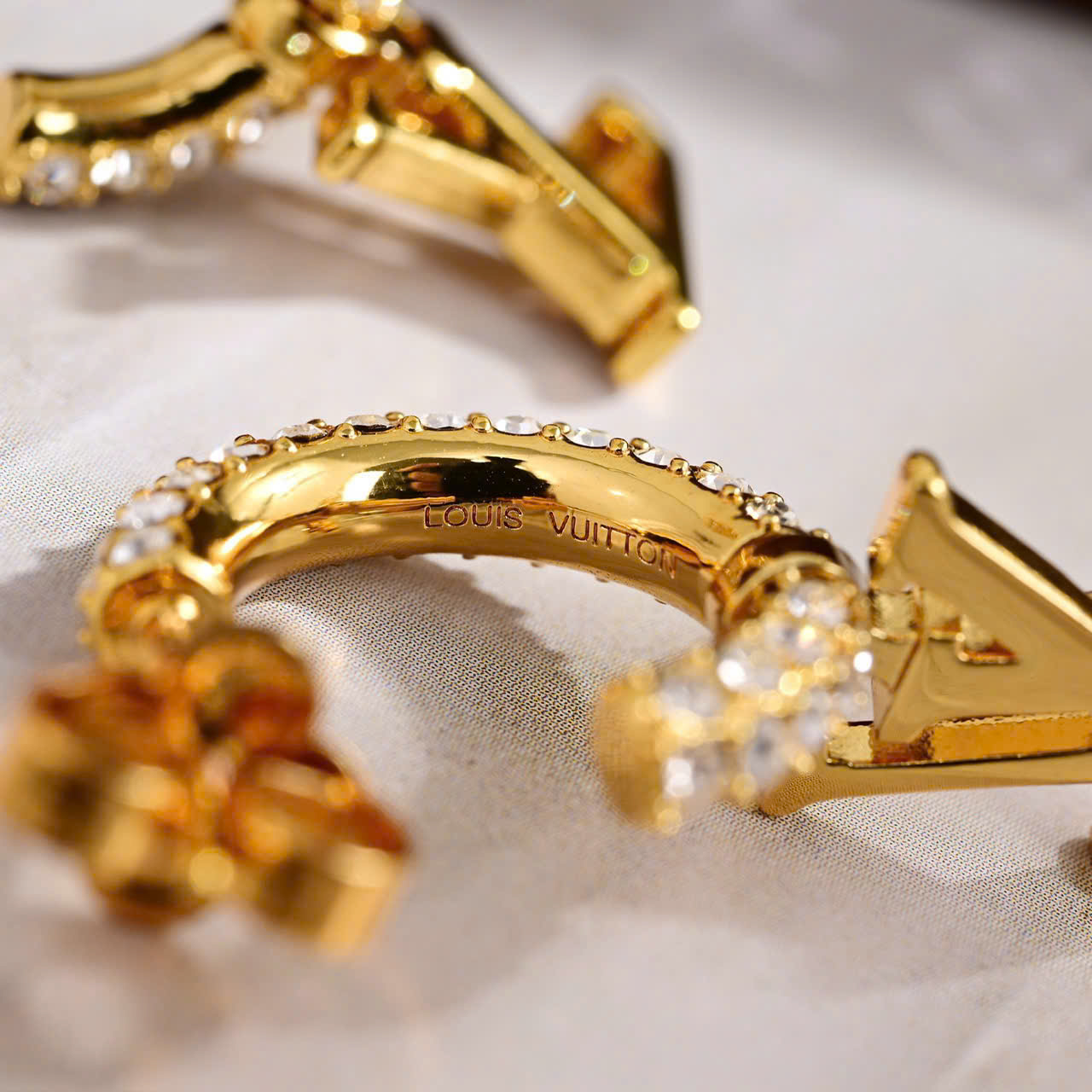 Khuyên Tai LV louisvuitton Iconic Earrings 4