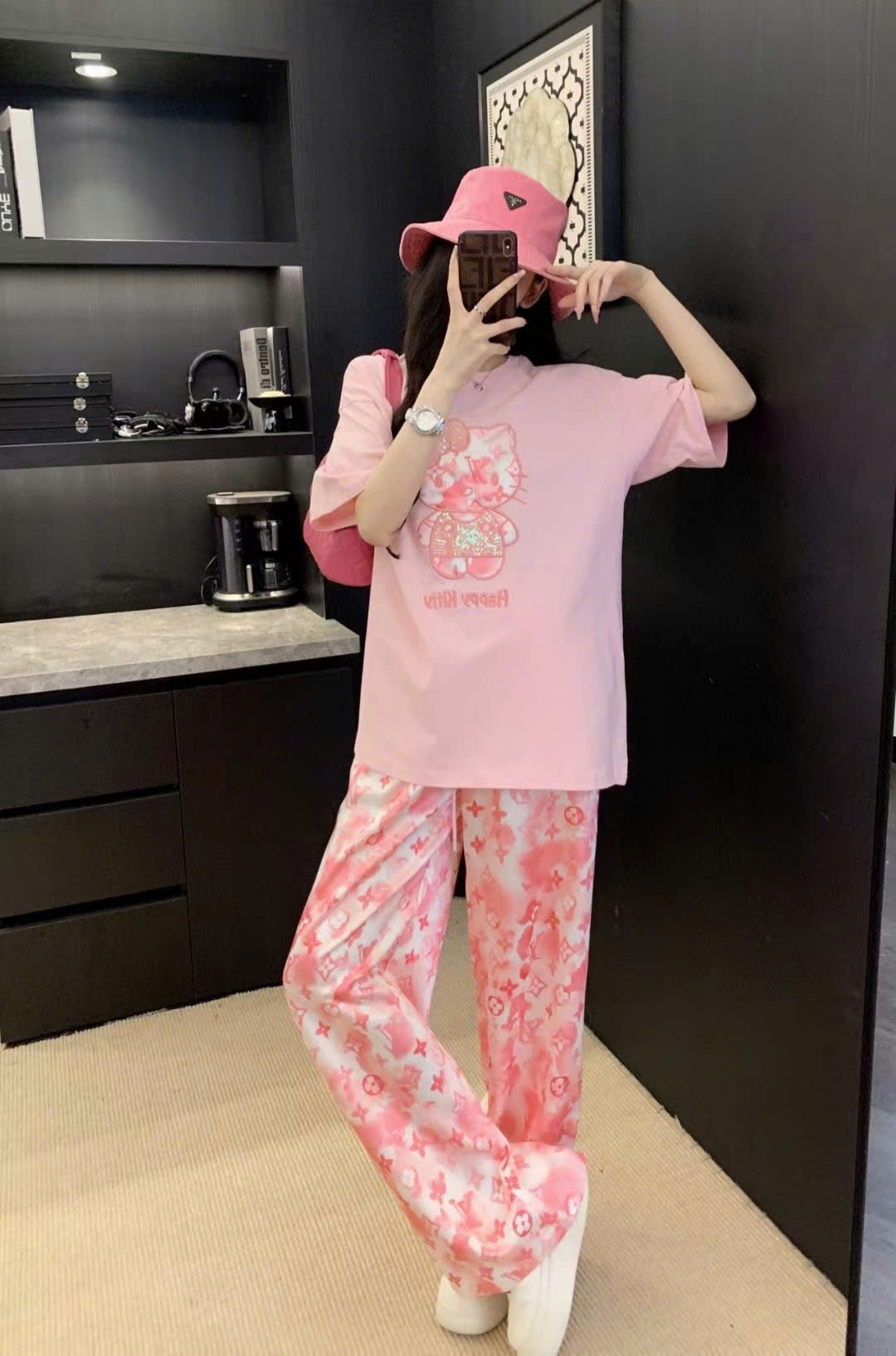 Set bộ áo thun quần dài hồng lưng thun LV 2