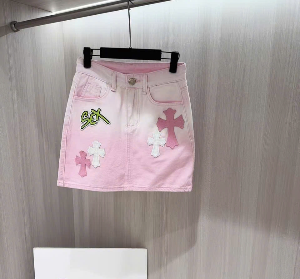 Chân váy hồng Chrome Hearts 6