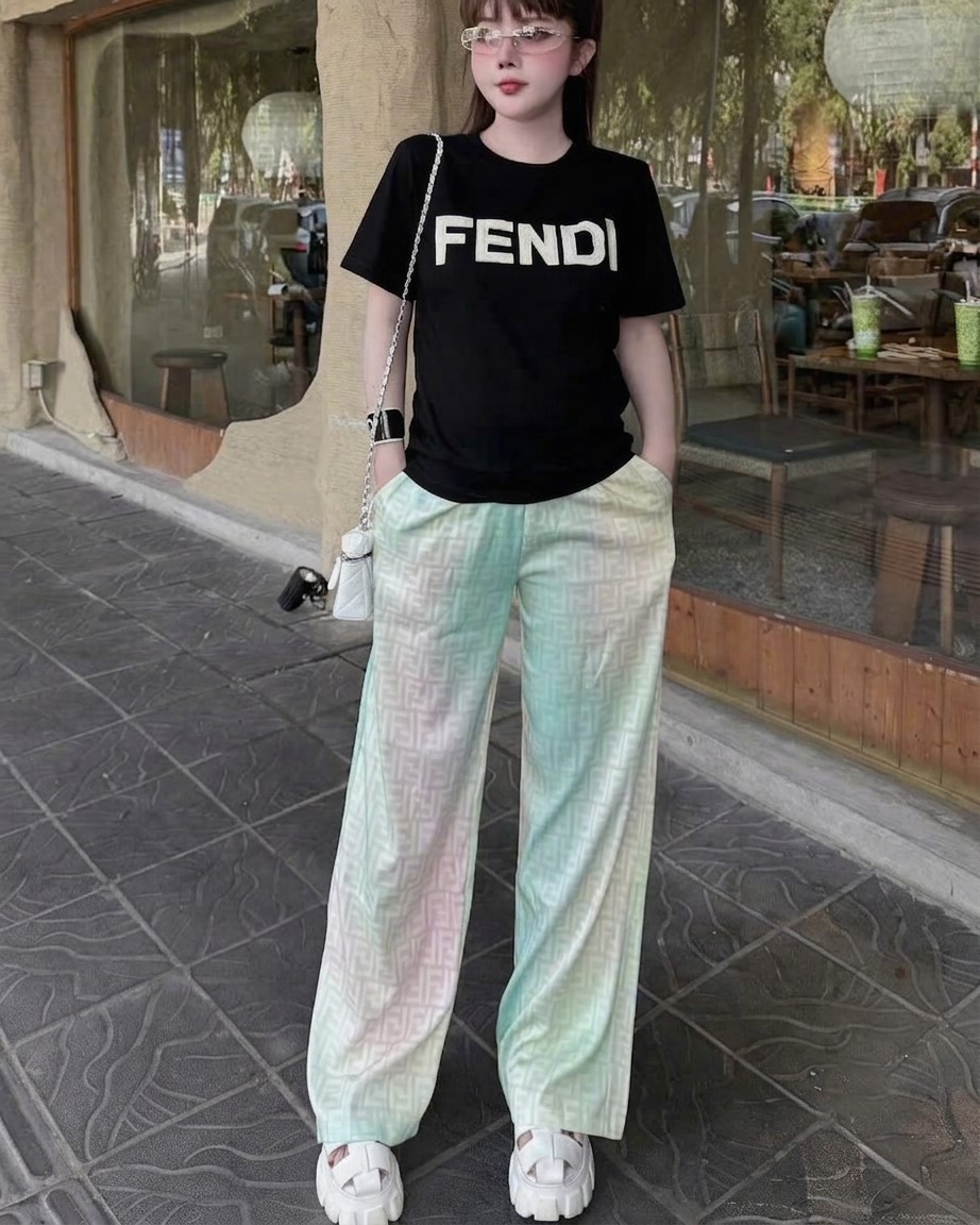 Set bộ áo thun tay ngắn quần dài nữ Fendi 1