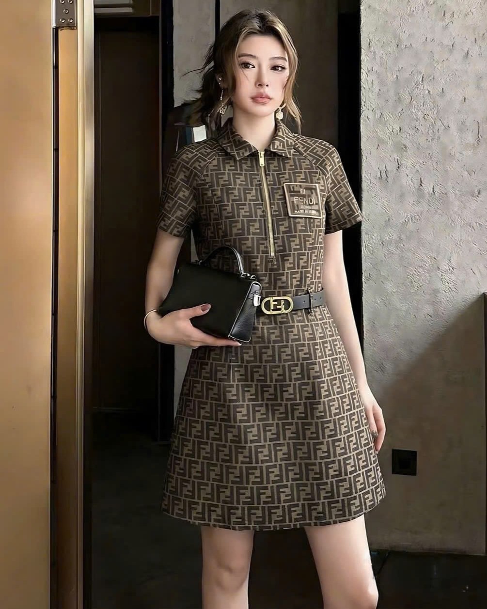 Áo đầm nữ nâu kèm thắt lưng Fendi 3