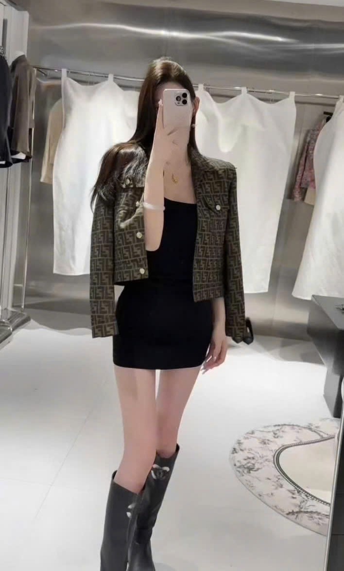 Áo khoác ngắn nữ Fendi nâu 4