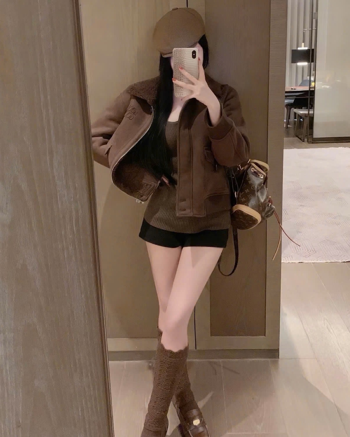 Áo khoác da lộn nâu Miu Miu 5