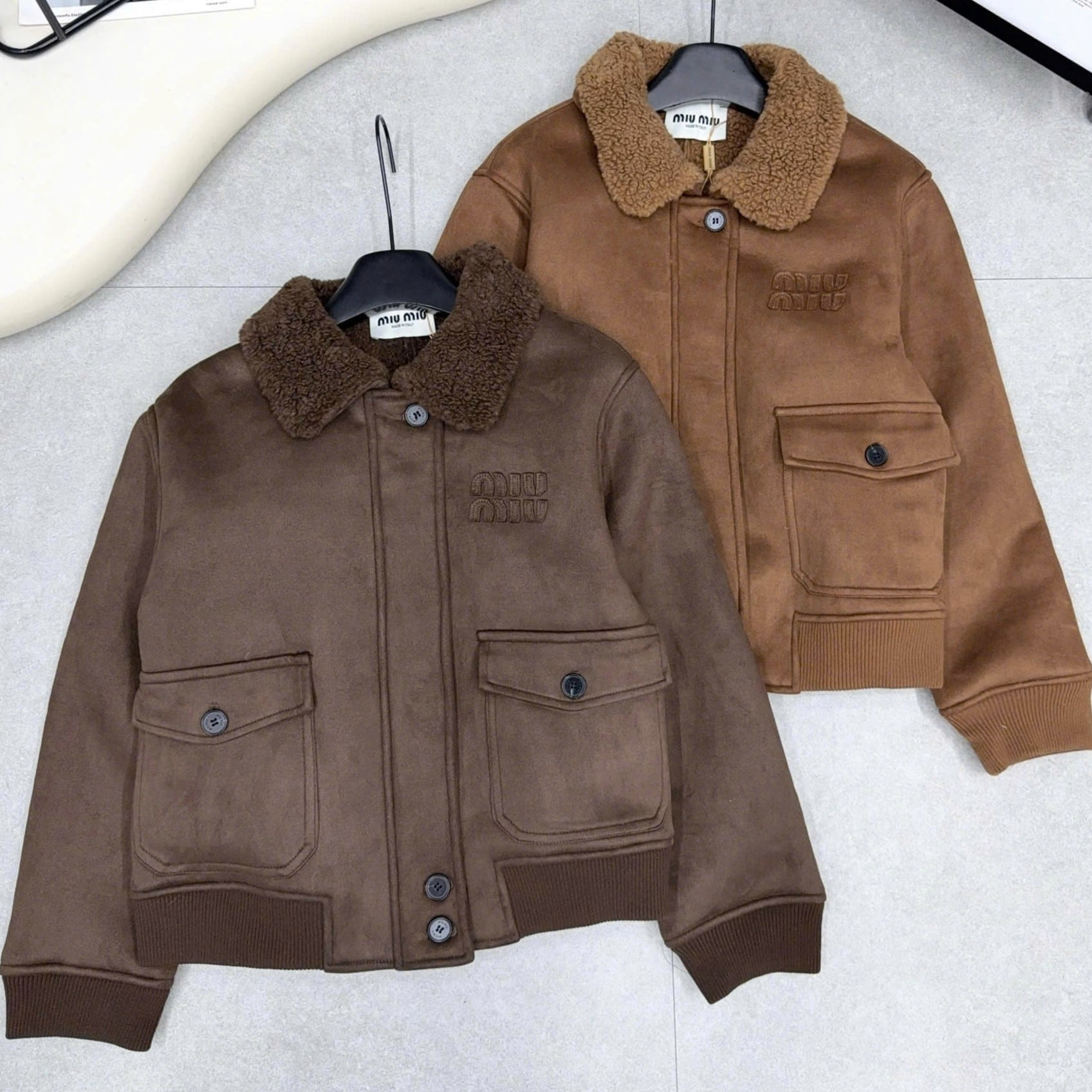 Áo khoác da lộn nâu Miu Miu 8