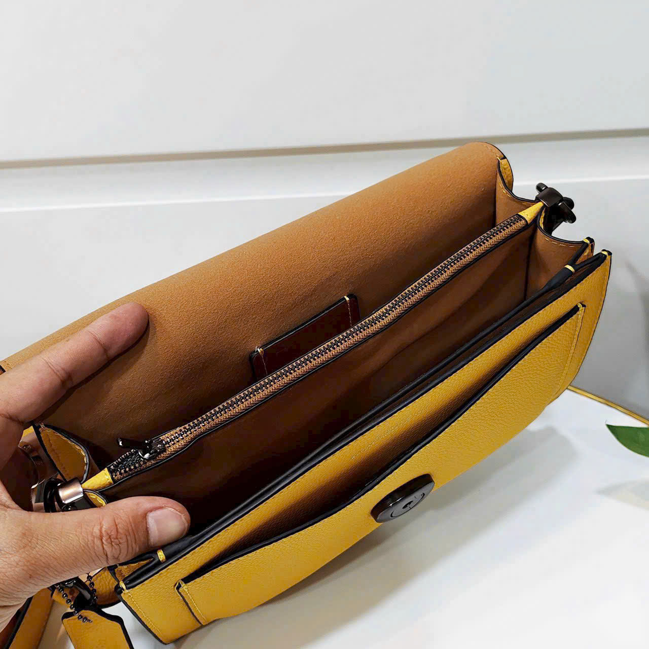 Túi Coach Tabby 26 Shoulder Bag Canary Yellow CH735 2