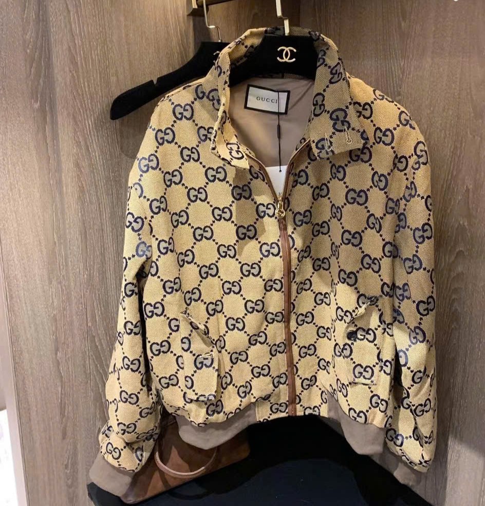 Áo khoác nữ Gucci màu vàng 6