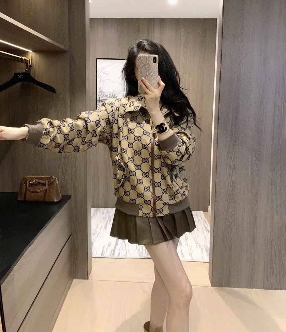 Áo khoác nữ Gucci màu vàng 5
