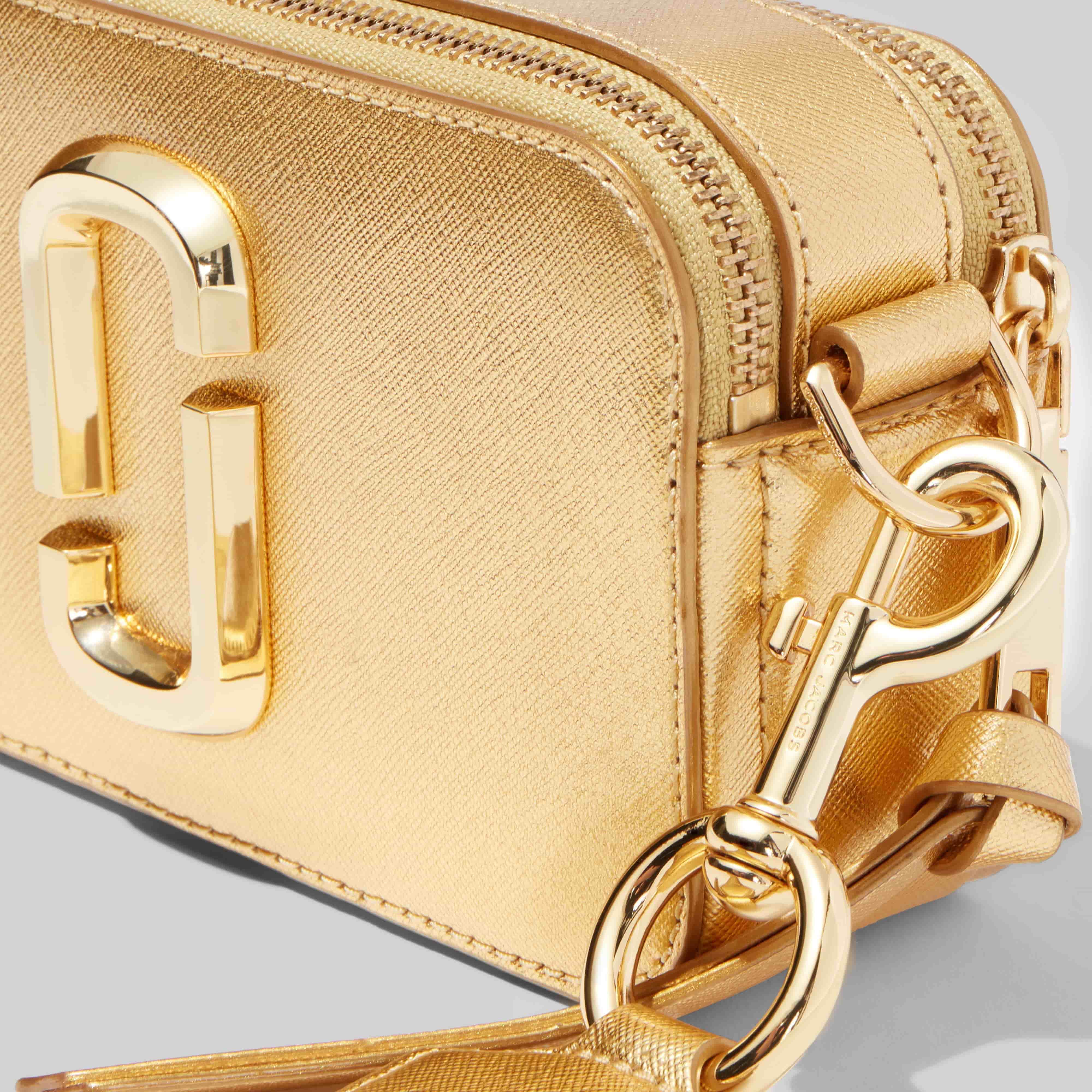 Túi xách nữ màu vàng ánh kim Marc Jacobs The Snapshot Metallic Gold Camera Bag 16