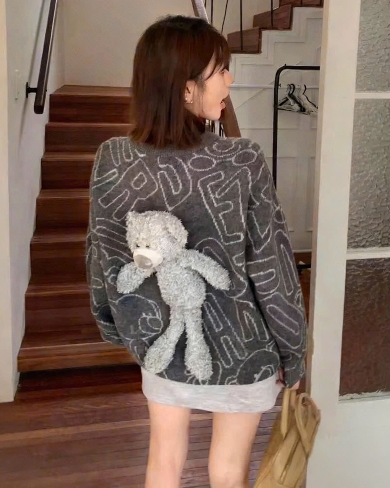 Áo gấu 13DE Marzo Bear Logo Sketch Jumper Grey 4