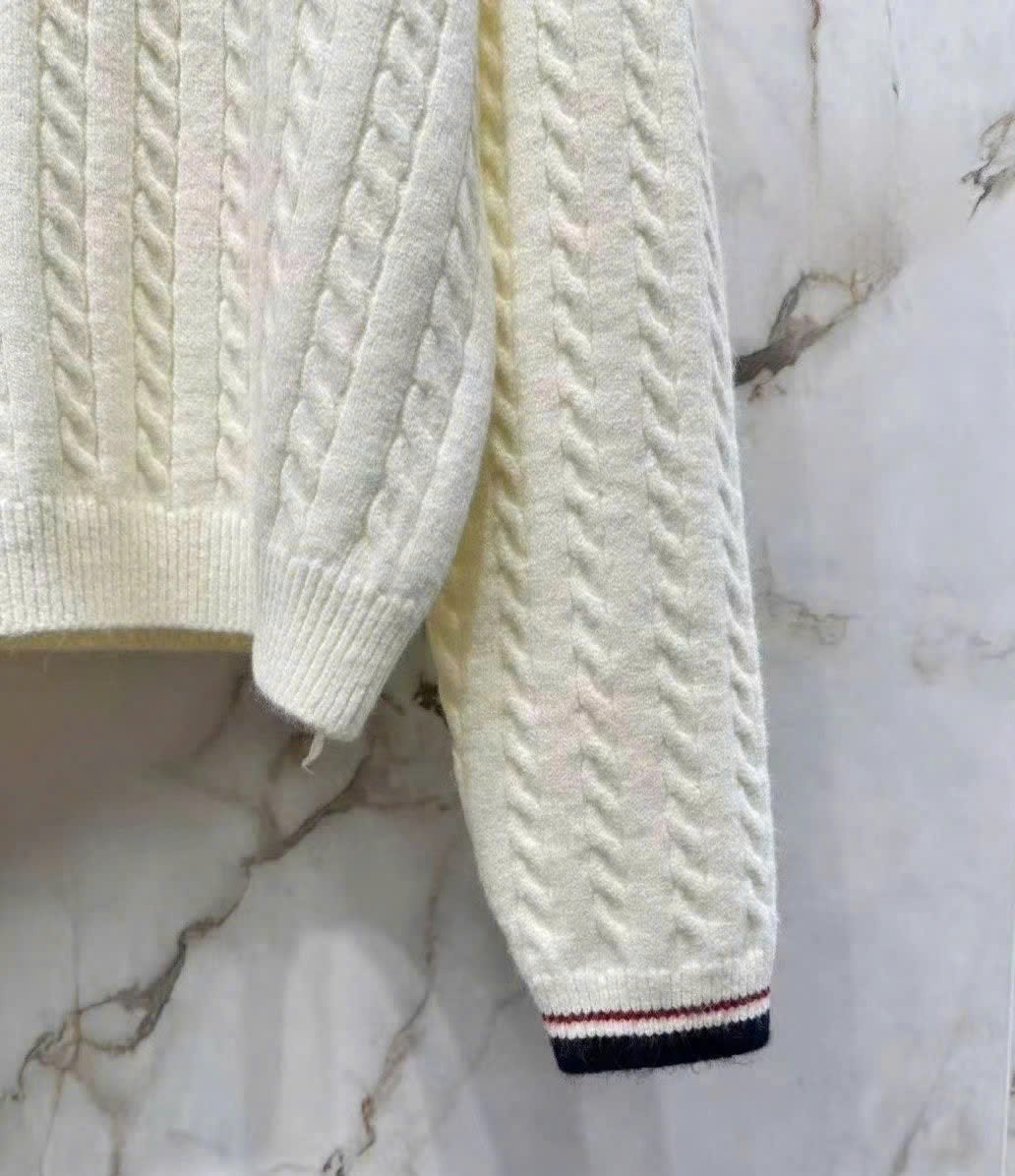 Set áo váy len xám vàng kem Thom Browne 2