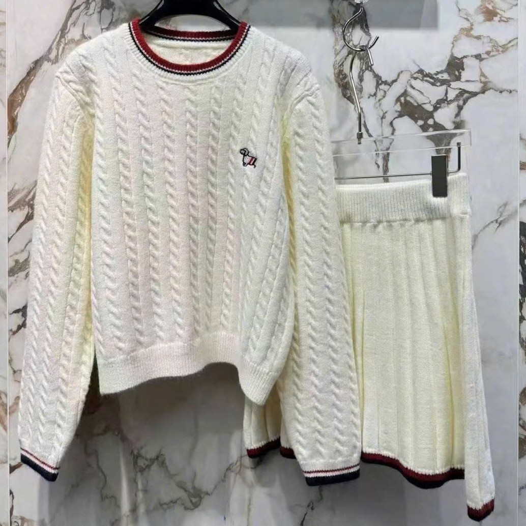 Set áo váy len xám vàng kem Thom Browne 4