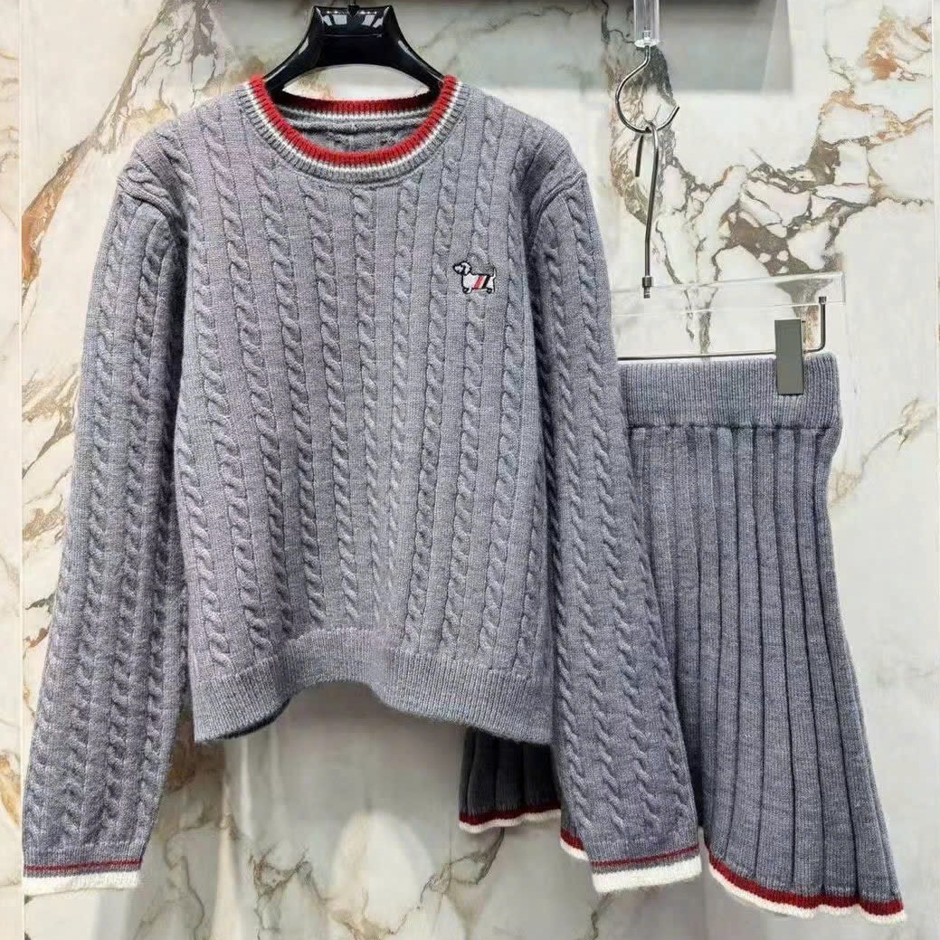 Set áo váy len xám vàng kem Thom Browne 9