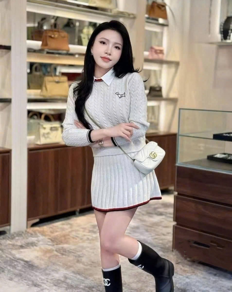 Set áo váy len xám vàng kem Thom Browne 11